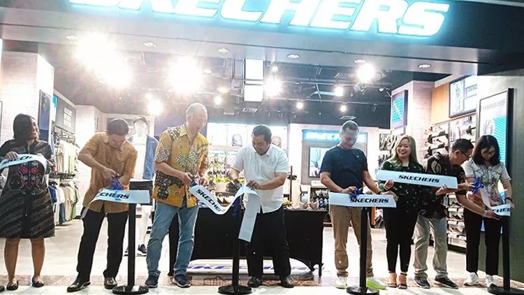 GRAND OPENING SKECHERS & NEW BALANCE : TOKO SKECHERS DAN NEW BALANCE DI HARAPKAN MENJADI MAGNET TERSENDIRI