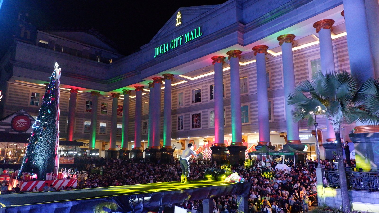 JOCYPHORIA #2 NEW YEAR EVE 2025, BERHASIL MENARIK ANTUSIAS PENONTON DI JOGJA CITY MALL