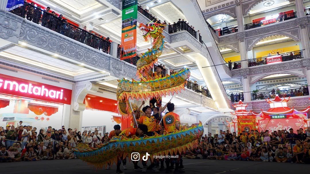 AKSI MEMUKAI PERFORMANCE BARONGSAI NAGA & AROUND THE MALL JCM