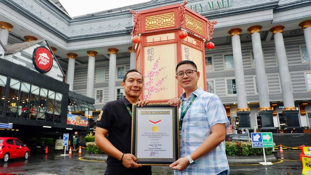 SPEKTAKULER! JOGJA CITY MALL RAIH REKOR MURI SEBAGAI PEMRAKARSA LENTERA TERBESAR