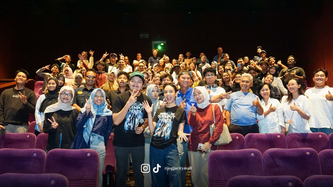 CINEMA VISIT WITH CAST FILM “SEBELUM DIJEMPUT NENEK”
