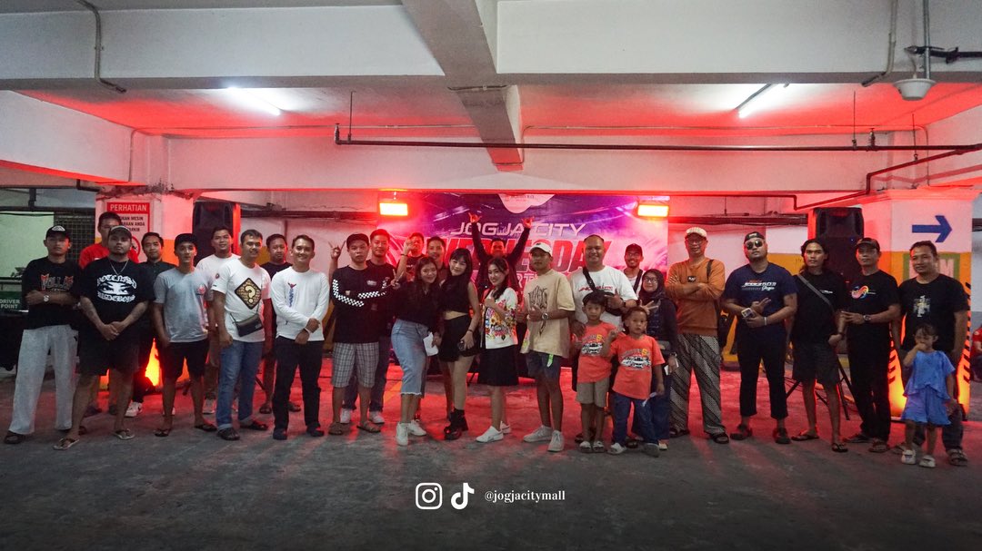 KESERUAN WEDNESDAY PARTY